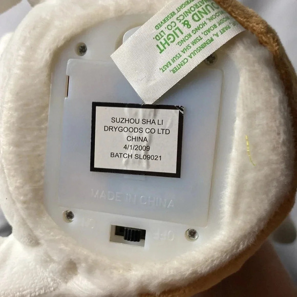 SOUND AND LIGHT CHRISTMAS MUSICAL HOUND-DOG WORKS  SINGS I FEEL GOOD AND DANCES - Picture 13 of 15